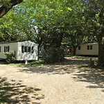 Κάμπινγκ L'oasis Grospierres